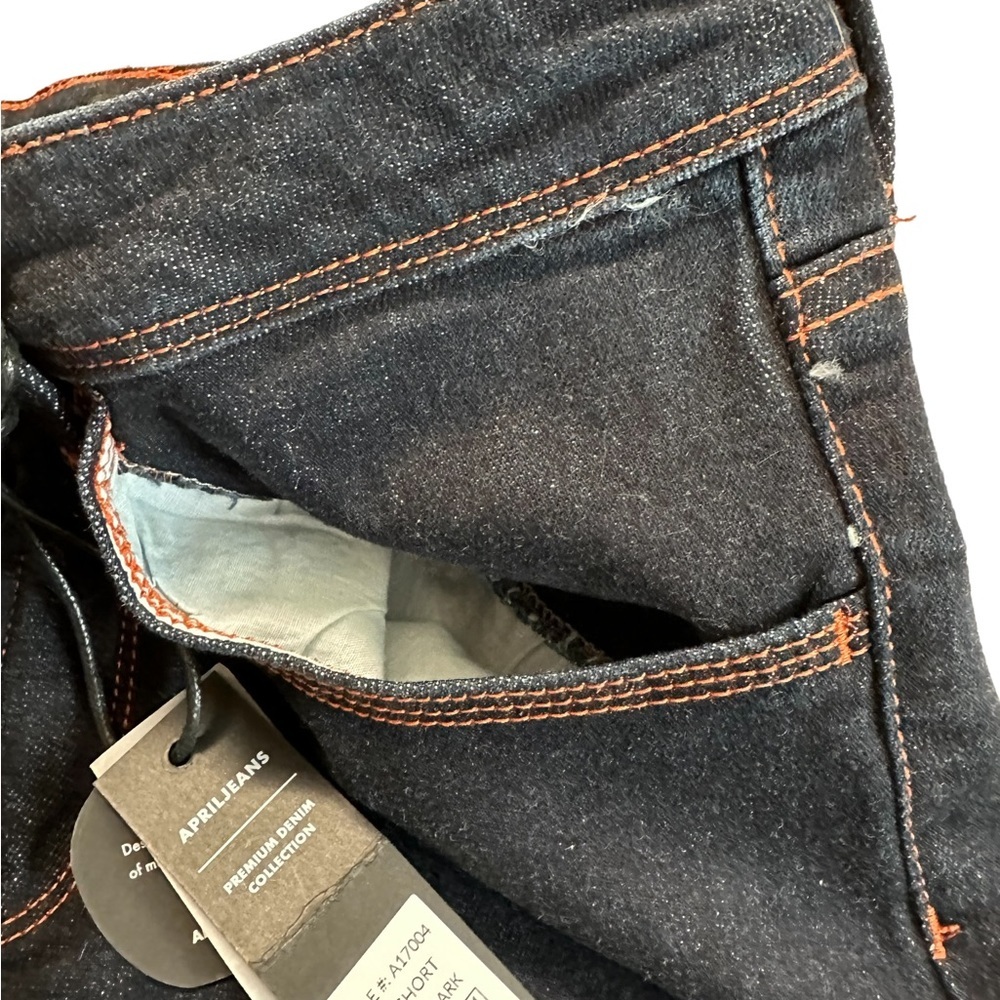 April Jeans Fit Leg Relaxed High Rise Short Jeans Size Medium - Picture 15 of 17